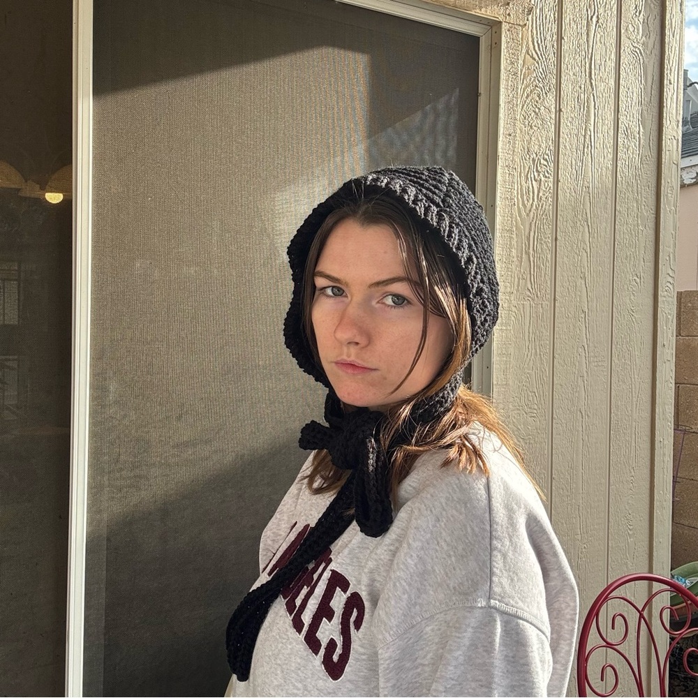 Black crochet adult Bonnet